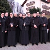 Klerycy staną się diakonami