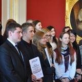 Młodzież recytuje Biblię