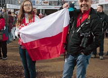Polscy kibice znają Harrachov bardzo dobrze. Biało-czerwone barwy gościły pod skocznią przez wszystkie pucharowe dni