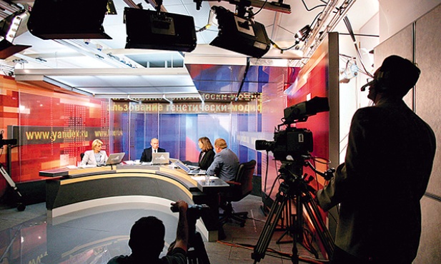 W moskiewskim studiu telewizji Russia Today, która powstała po to, by dotrzeć z rosyjską wizją świata do mieszkańców całego globu