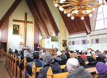  W czasie niedzielnych Mszy św. kościół w Bobrownikach zawsze wypełnia się wiernymi