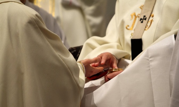 Dla was jestem biskupem...