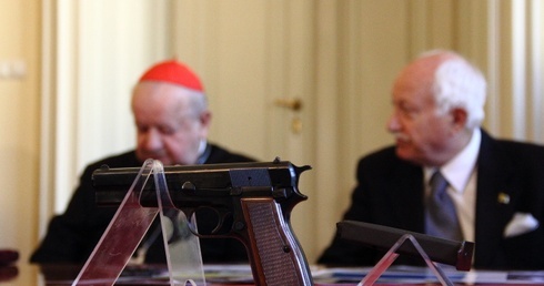 Narzędzie zbrodni i dowód świętości