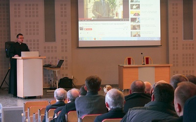  Druga część spotkania odbyła się w Centrum Edukacyjnym im. Jana Pawła II