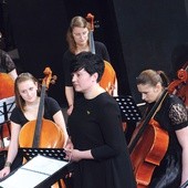 Joanna Janas podczas premierowego koncertu, 2 marca