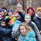  Uczniowie klasy V ze Szkoły Podstawowej nr 6 w Płocku włączają się w wielkopostną akcję Caritas