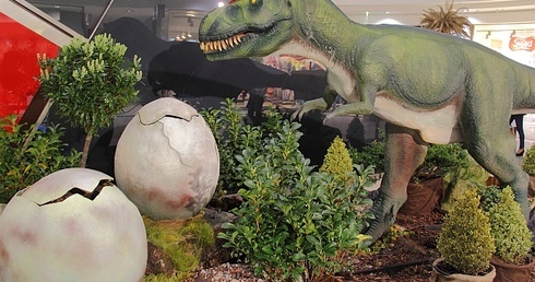 Dinozaury zaatakowały centrum handlowe  