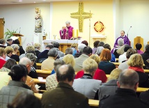 Nie tylko kapłan pomaga ludziom, ale także wierni pomagają kapłanowi