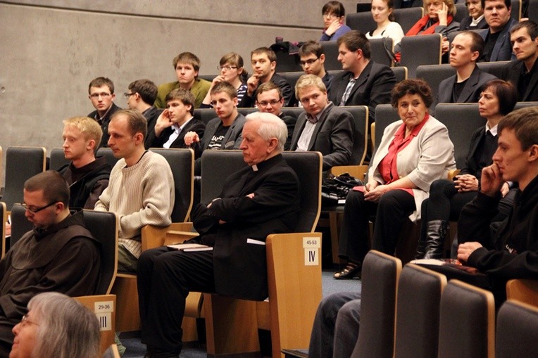 Sesja naukowa o męczennikach XX wieku