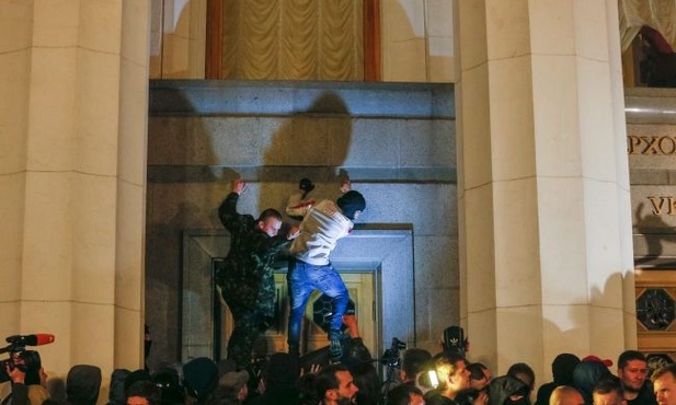 Prawy Sektor zaatakował parlament