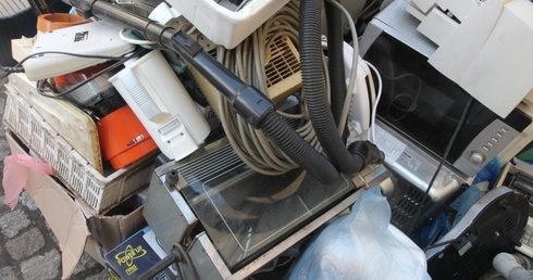 Marsz z elektrośmieciami