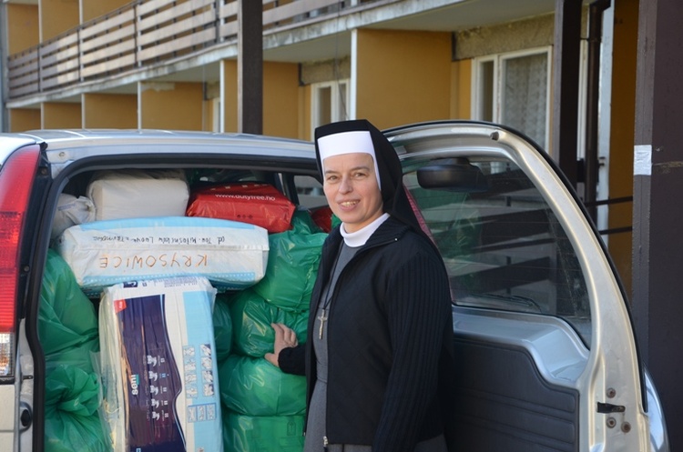 Dary trafią do osób potrzebujących z Krysowic i okolic oraz trzech parafii ks. Z. Pabiana, pochodzącego z naszej diecezji