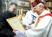 Biskup Ignacy Dec w Dniu Świętości Życia otrzymał tytuł „Ambasadora Życia i Rodziny” 