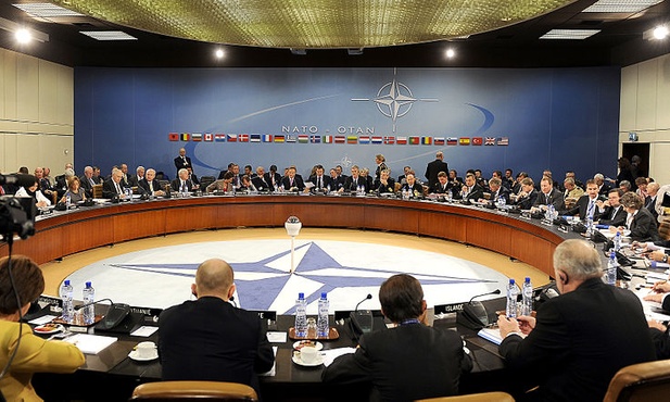 NATO zawiesiło współpracę z Rosją