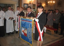 Poświęcenia sztandaru dokonał bp Andrzej F. Dziuba