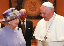 Franciszek przyjął królową brytyjską
