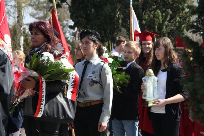 W hołdzie pomordowanym na Firleju