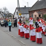 Z krzyżem przez wieś 