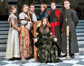  Młodzi aktorzy przenieśli widzów w czasy szesnastowiecznej Anglii