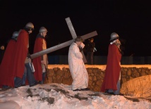 Rok temu Droga Krzyżowa odbywała się w zimowej scenerii