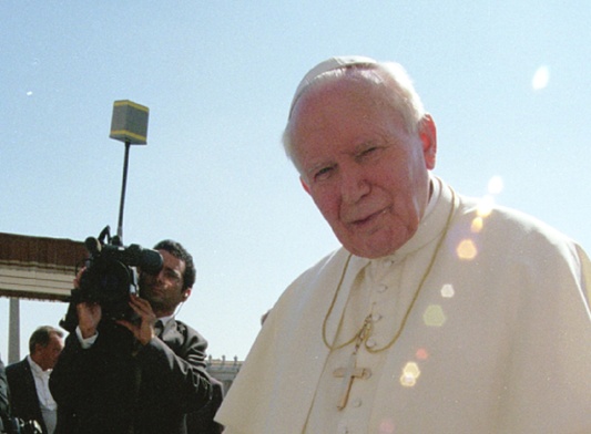Jan Paweł II był pasterzem "w stylu Franciszka" 