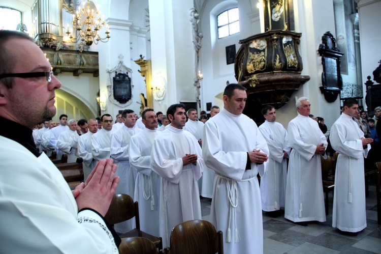 Promocja nadzwyczajnych szafarzy Komunii św.