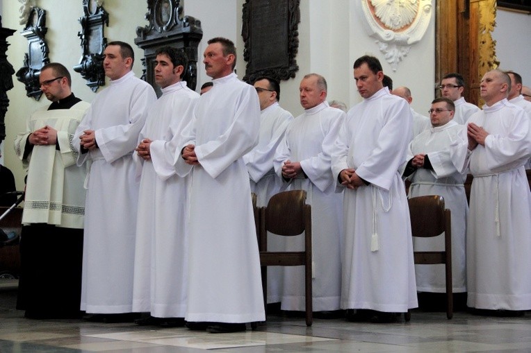 Promocja nadzwyczajnych szafarzy Komunii św.