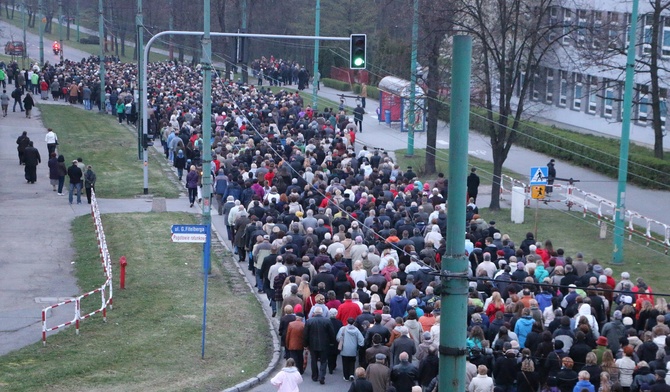 Tysiące ludzi na Tyskiej Drodze Krzyżowej