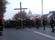 W tym roku Droga Krzyżowa ulicami Łowicza wyruszyła spod kościoła Chrystusa Dobrego Pasterza