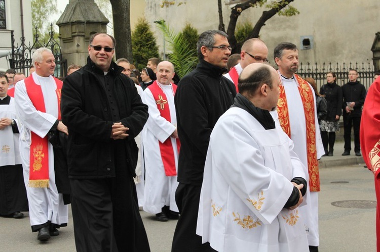 Niedziela Palmowa Młodych: procesja do katedry - cz. 1