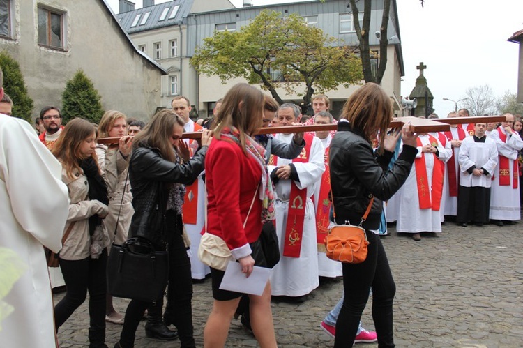 Niedziela Palmowa Młodych: procesja do katedry - cz. 1