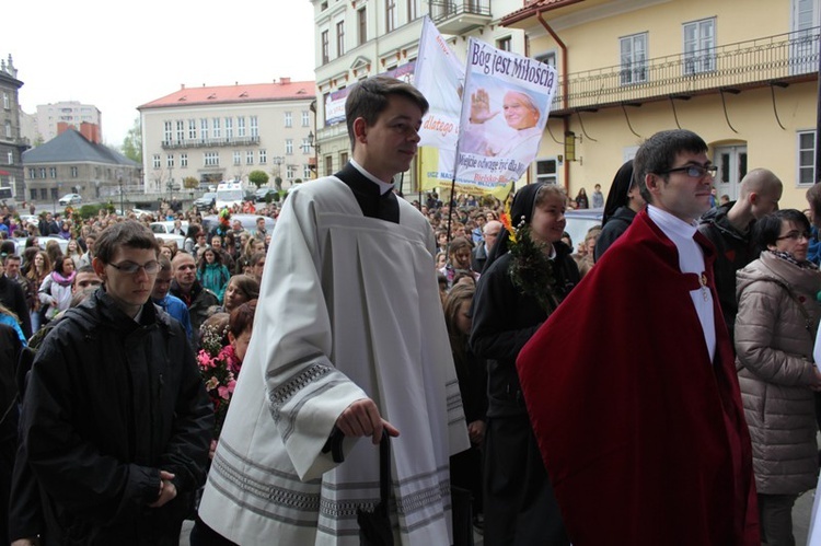 Niedziela Palmowa Młodych: procesja do katedry - cz. 2