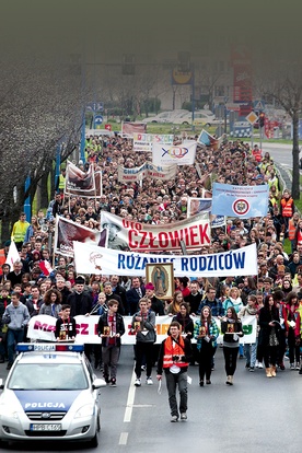 Dwa tysiące radosnych ludzi to naprawdę piękny widok