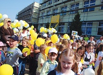  Jan Paweł II na nowo połączy Polaków. Na zdjęciu: Marsz Świętości w Rypinie z okazji beatyfikacji papieża w 2011 roku