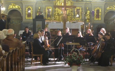 Warszawska Orkiestra Symfoniczna ”Sonata” im. Bogumiła Łepeckiego wykonała koncert oratoryjny ”Siedem ostatnich słów Chrystusa na Krzyżu"