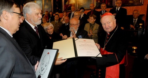 Kard. Jaworski Człowiekiem Roku