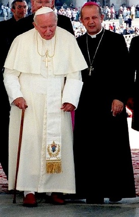 Jan Paweł II i kardynał Stanisław Dziwisz
