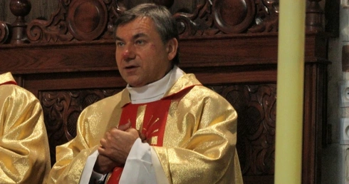 Między Biblią a ludźmi