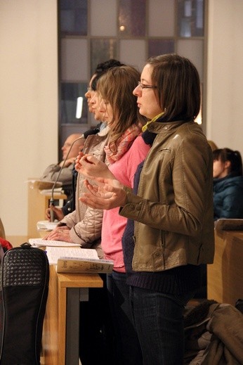 Noc Konfesjonałów w centrum handlowym