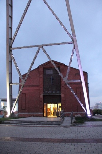Noc Konfesjonałów w centrum handlowym