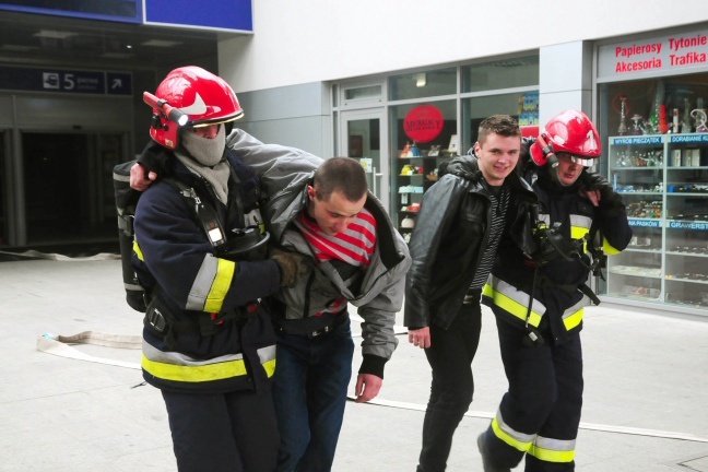 Symulowany pożar Dworca Głównego