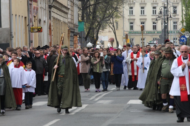 Wyszli z krzyżem na ulice