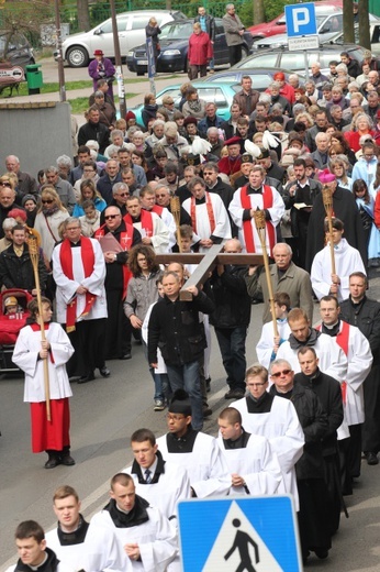 Wyszli z krzyżem na ulice