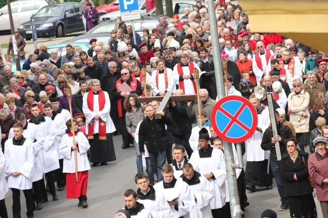 Wyszli z krzyżem na ulice