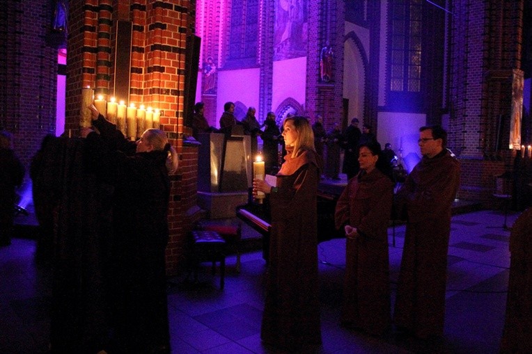 Via Crucis z "Camerata Silesia"