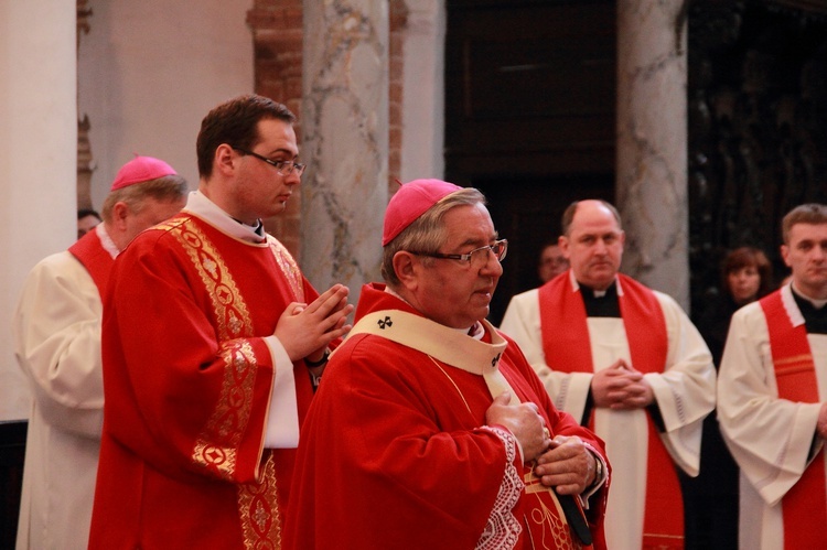 Liturgia słowa i adoracja krzyża