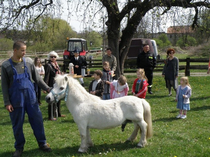 Święcenie pokarmów w Dziećkowicach