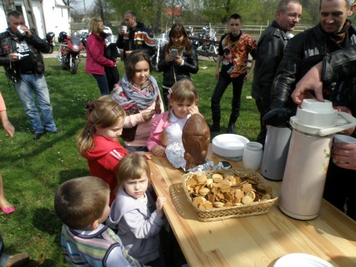 Święcenie pokarmów w Dziećkowicach