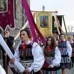 Procesja rezurekcyjna i "Wielkanocna Baba" w Opocznie