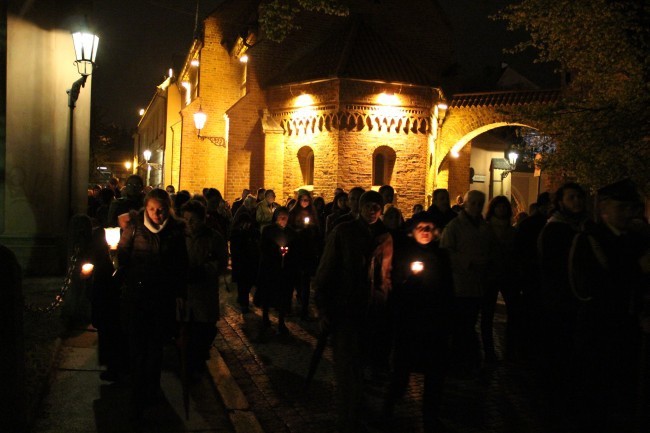 Procesja rezurekcyjna w katedrze wrocławskiej